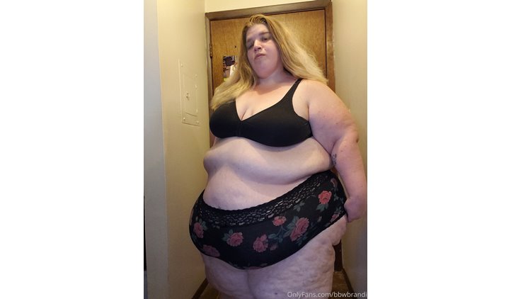Brandi @bbwbrandi