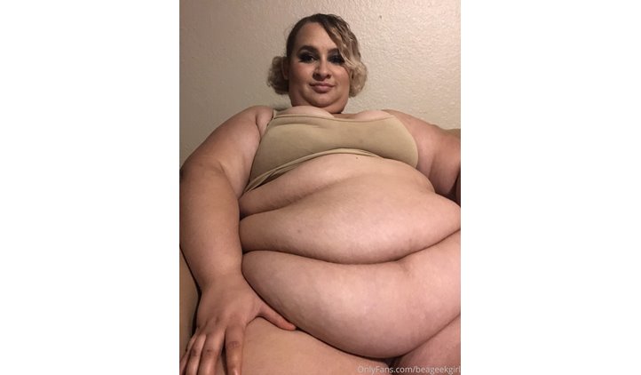 Makayla @beageekgirl