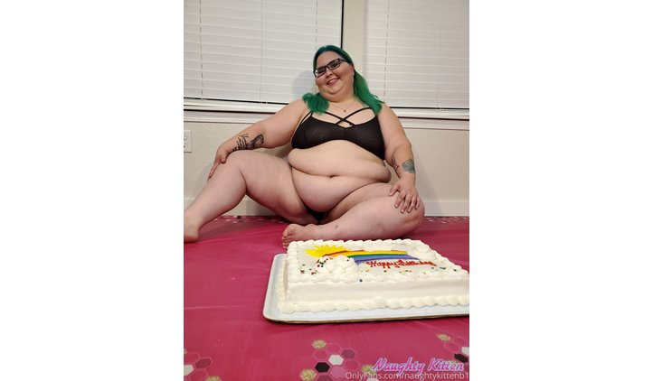 Naughty kitten @naughtykittenb1